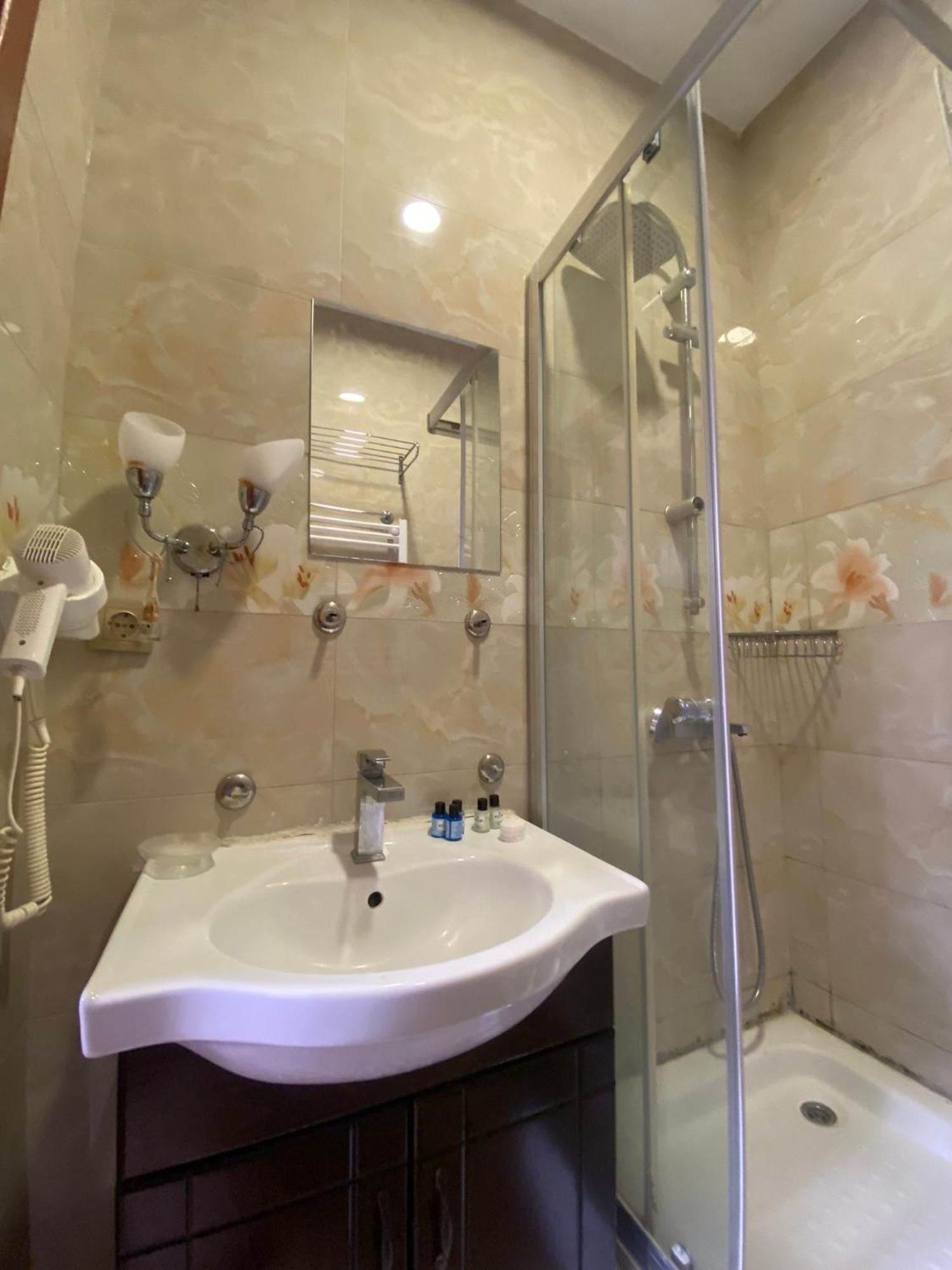Hotel Amida&nurayhousehotel