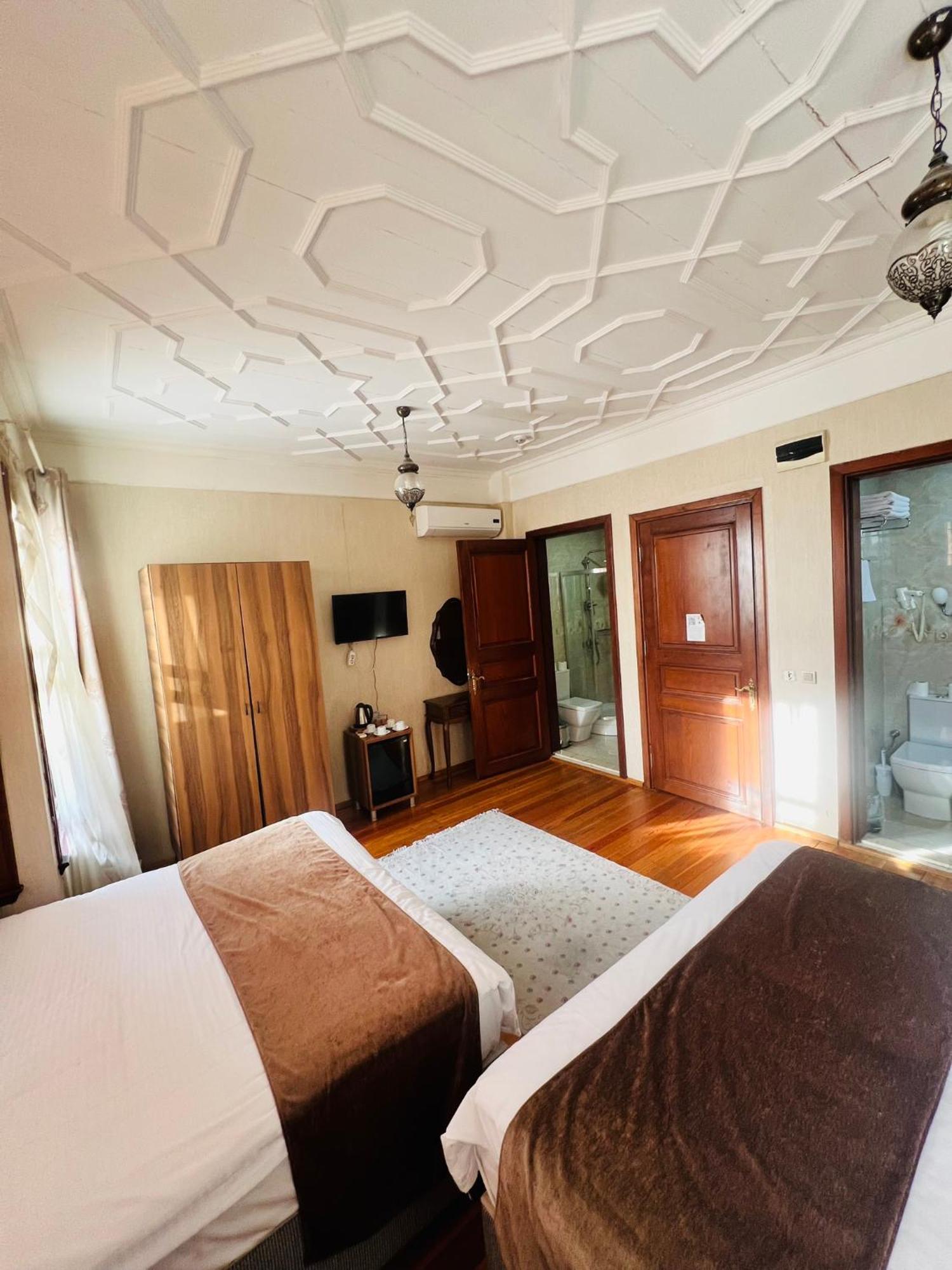 Amida&nurayhousehotel