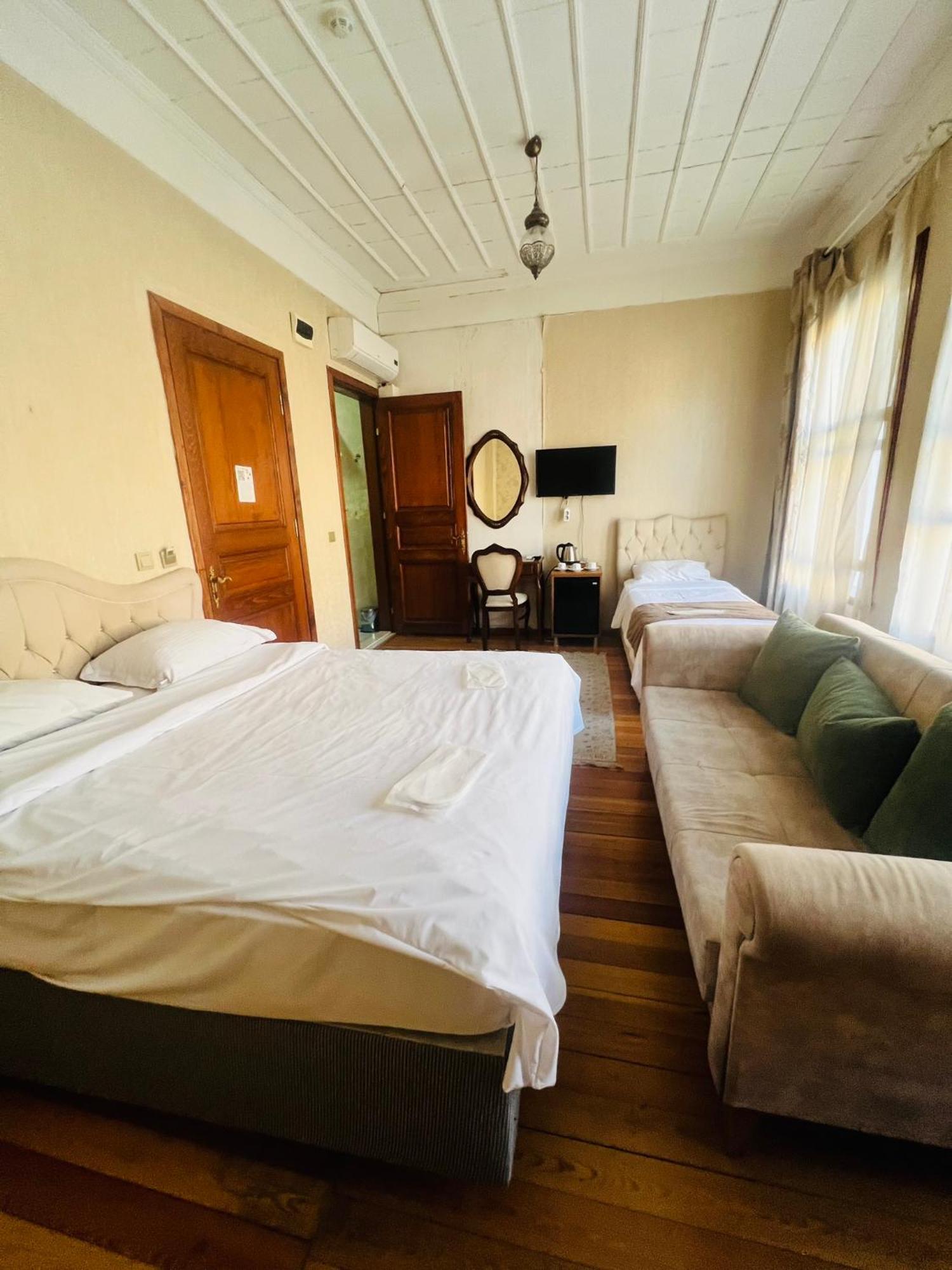 Amida&nurayhousehotel *