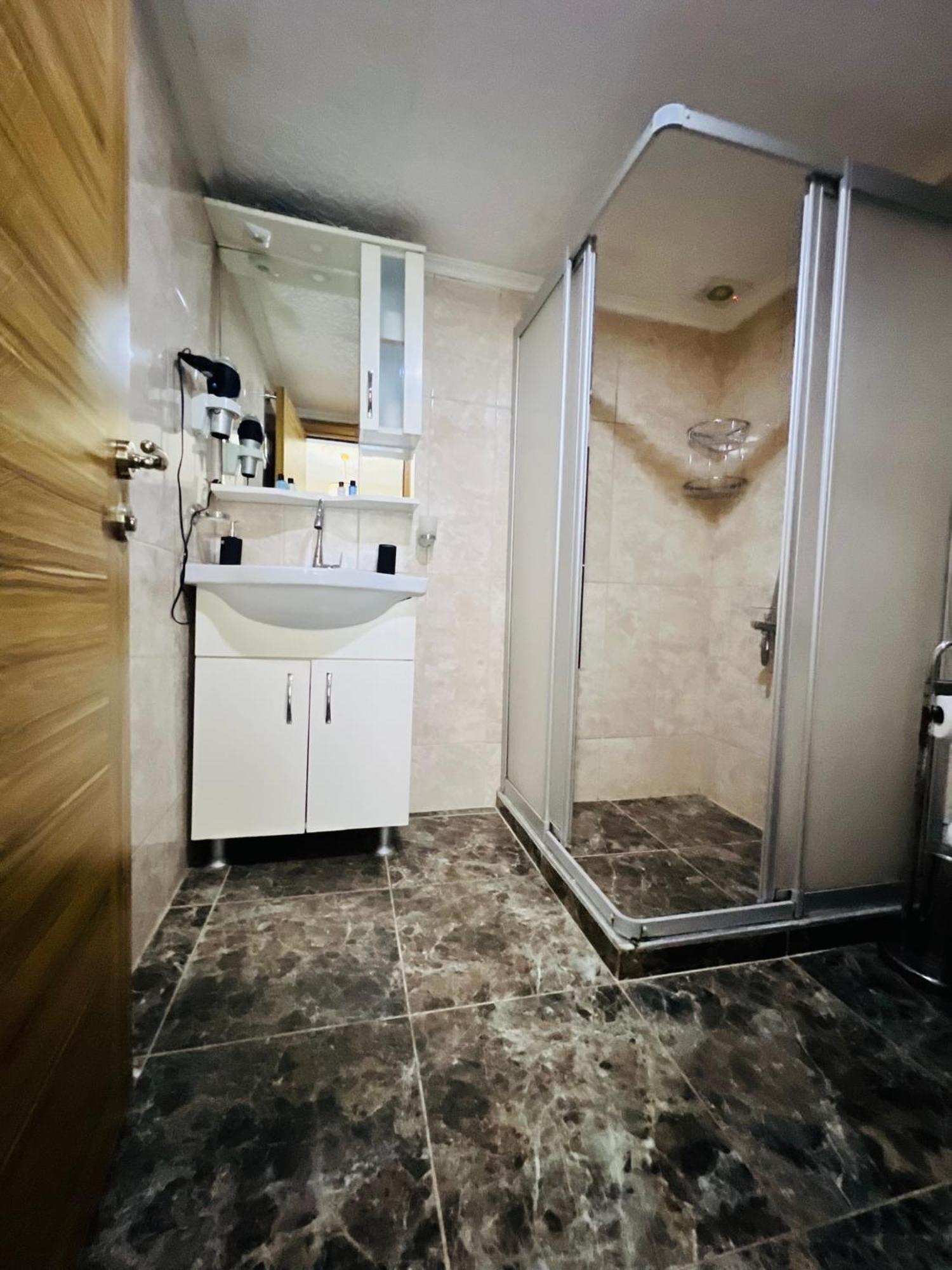 Amida&nurayhousehotel